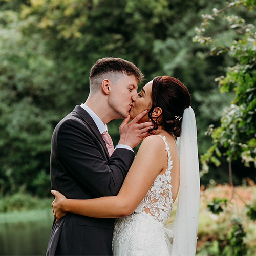 Melissa-&-Fin-Elfordleigh